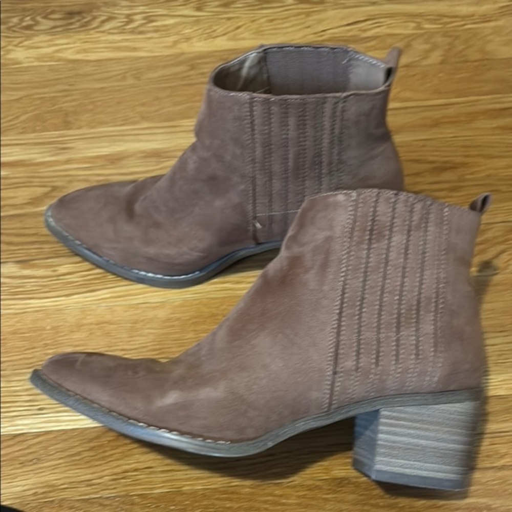 Women's Brown Ankle Boots Universal Thread